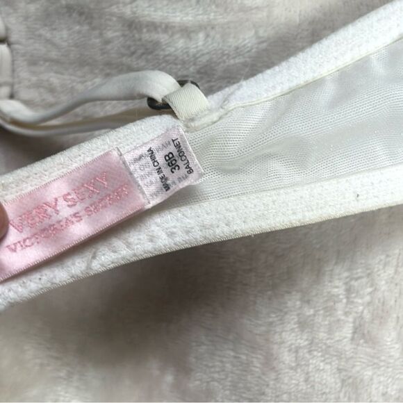 Victoria’s Secret Very Sexy Bra - Picture 5 of 5